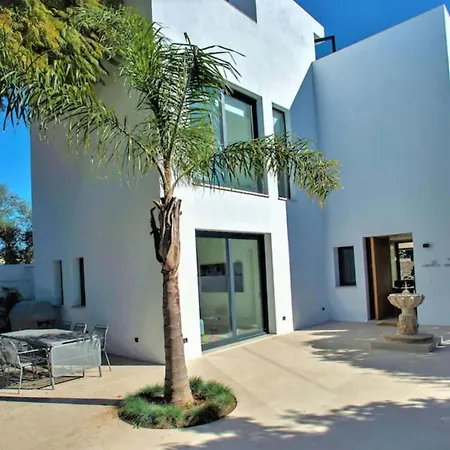Villa A Maria De 4 Dormitorios